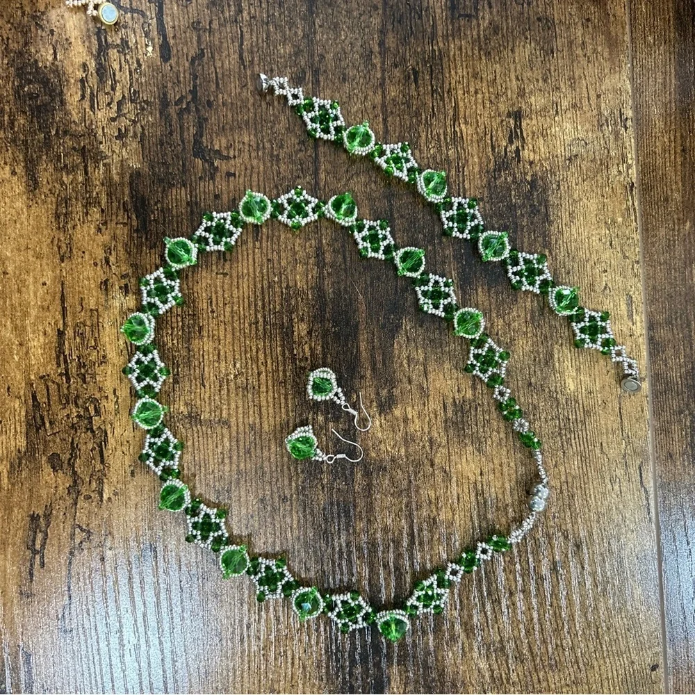 Handmade Green Crystal Jewelry Set – Necklace, Bracelet & Earrings | New